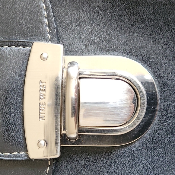 Nine West black leather look medium size purse - Picture 2 of 5